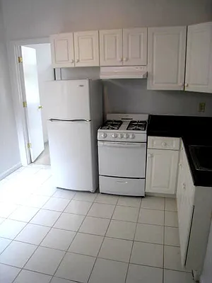 Rented by City Connections Realty | media 9