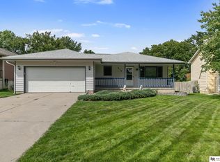 516 Oregon Trl, Lincoln, NE 68521