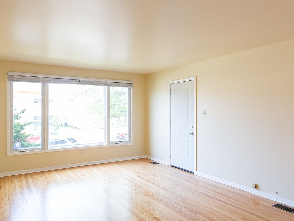1st image of 292 Yates Ave APT 1