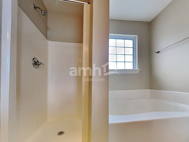 205 Turner Greens Ct — Photo 13