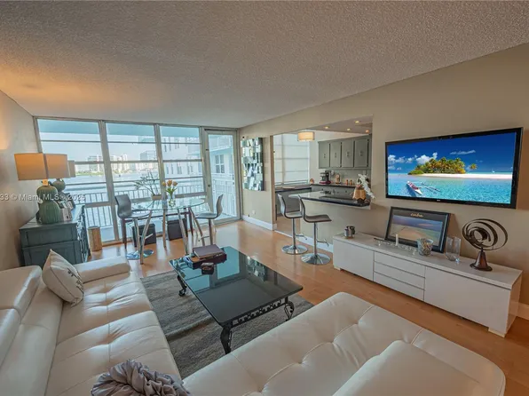 301 174th St APT 401, Sunny Isles Beach, FL 33160