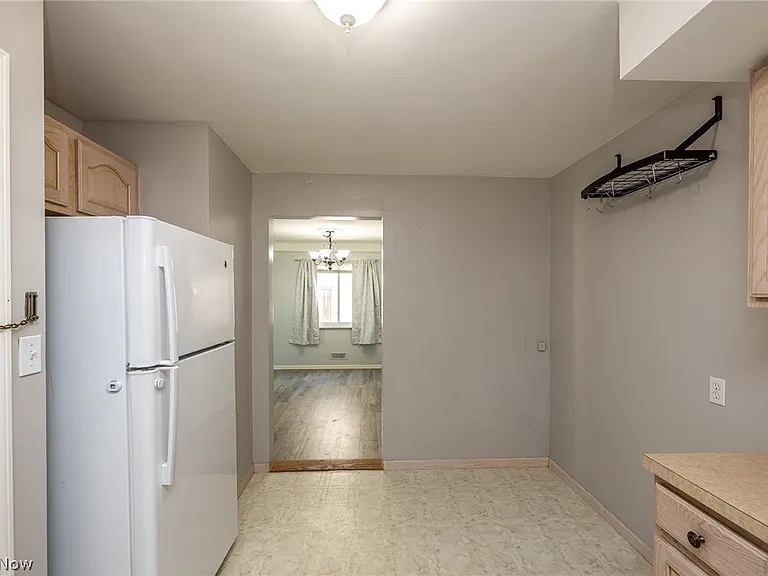 8221 Pelham Dr — Photo 10