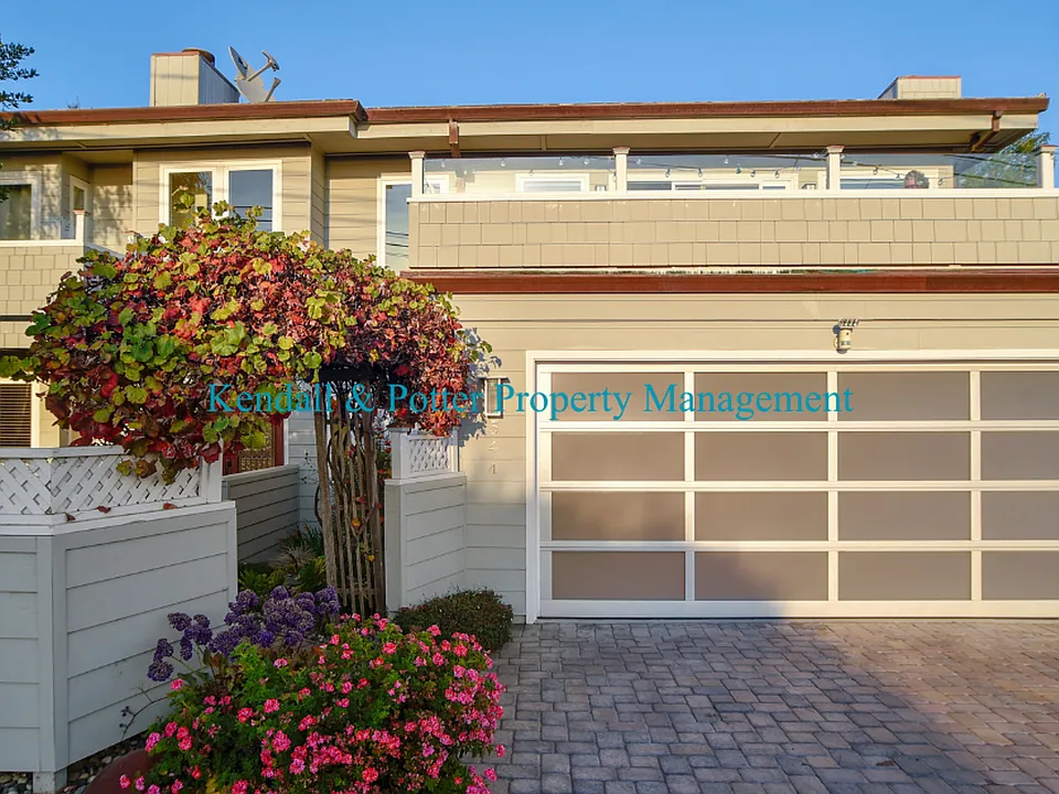 544 Cuesta Dr