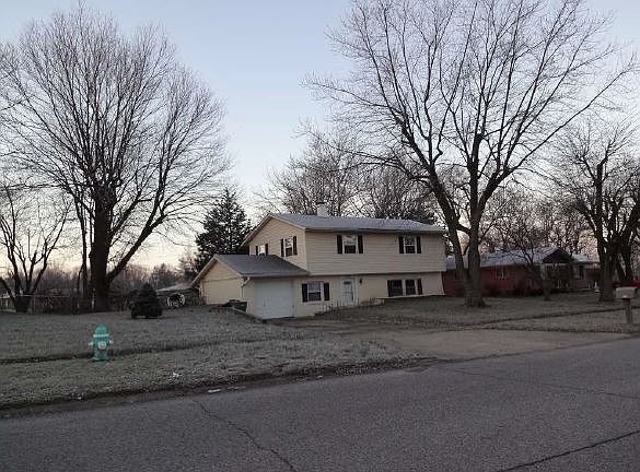 2nd image of 3219 E Dudley Ave