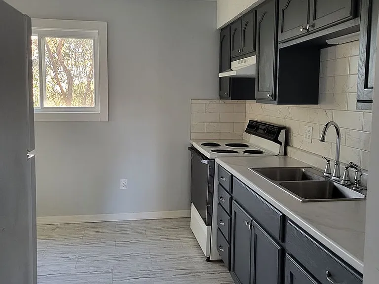 210 Walnut St #6 — Photo 1
