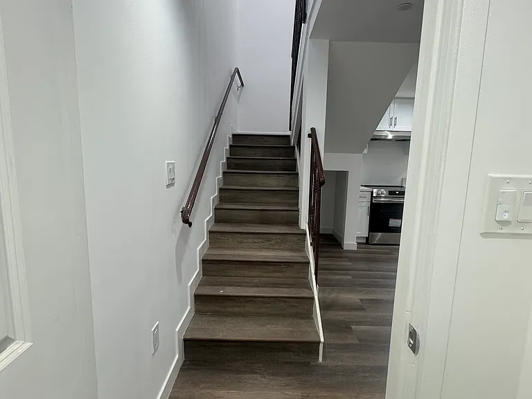 11600 S San Pedro St — Photo 1