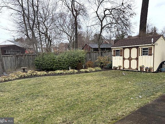 3rd image of 2502 Hughes Rd