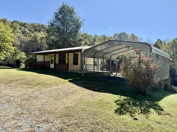 128 Cowboy Way, Sylva, NC 28779