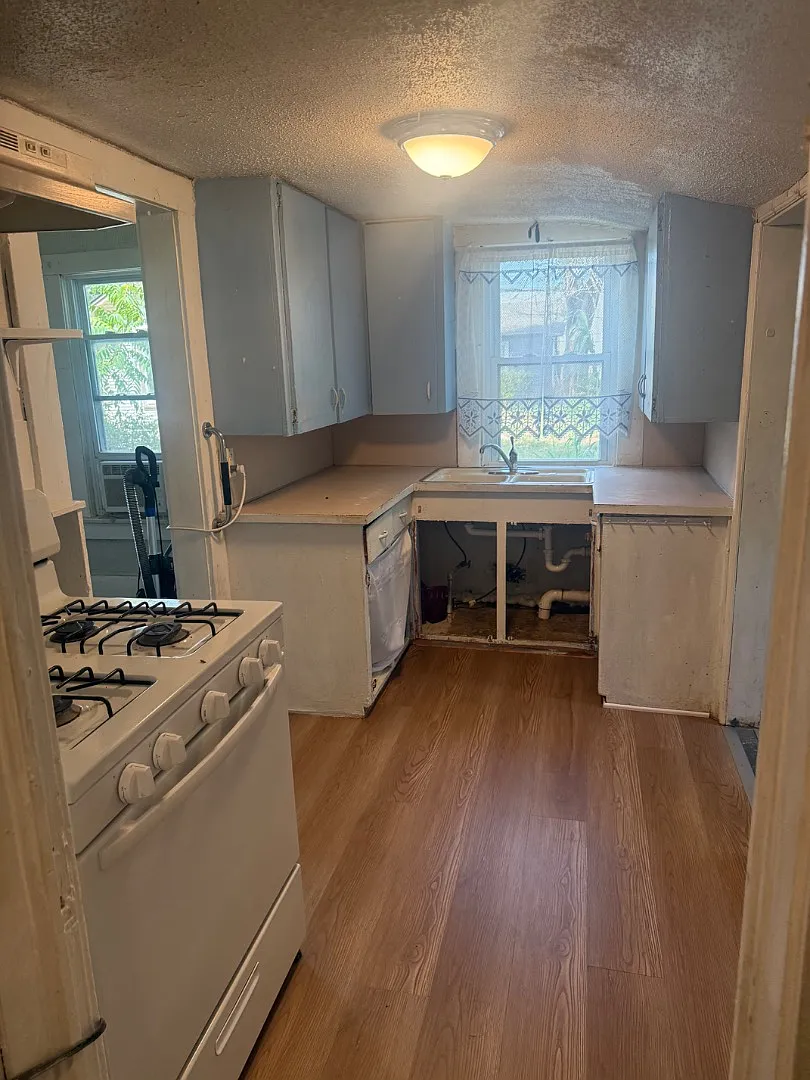 326 N Chemical St — Photo 4