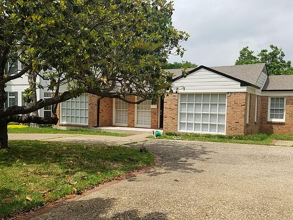 Second front view with circle drive