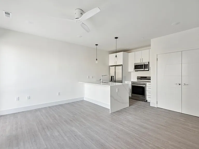 1221 E Fletcher St #405A — Photo 4
