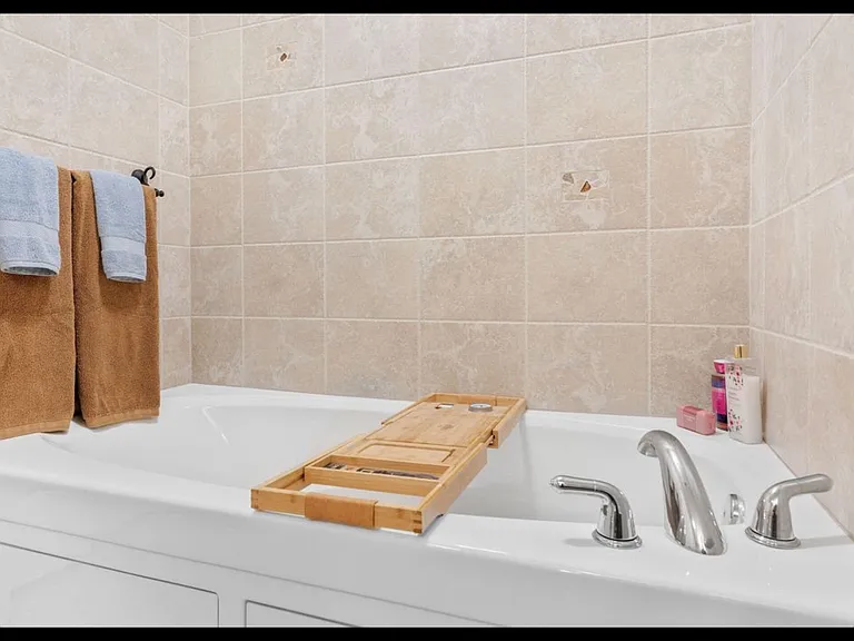 250 Lakewood Dr #5205 — Photo 22