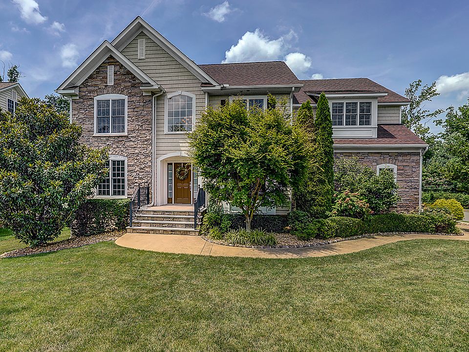 1st image of 4800 Greenbrooke Dr