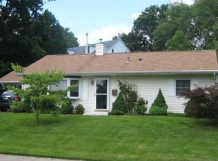 221 Devon Rd, Fairless Hills, PA 19030