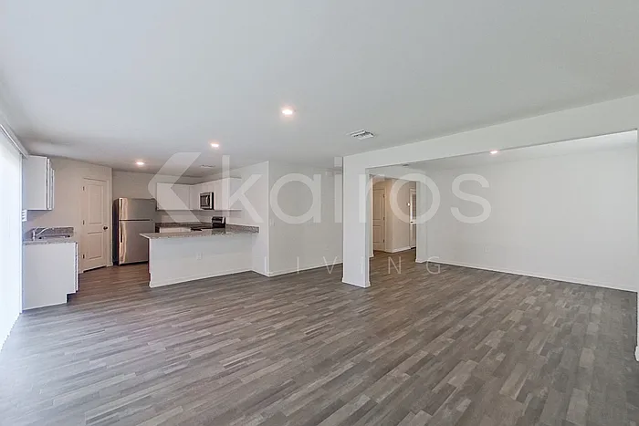 4 bed, 2.0 bath, 1650 sqft, $1,825 — Photo 4