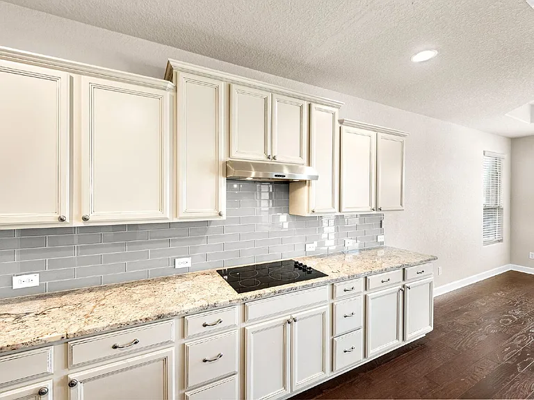 2068 Tejas Pecan — Photo 11