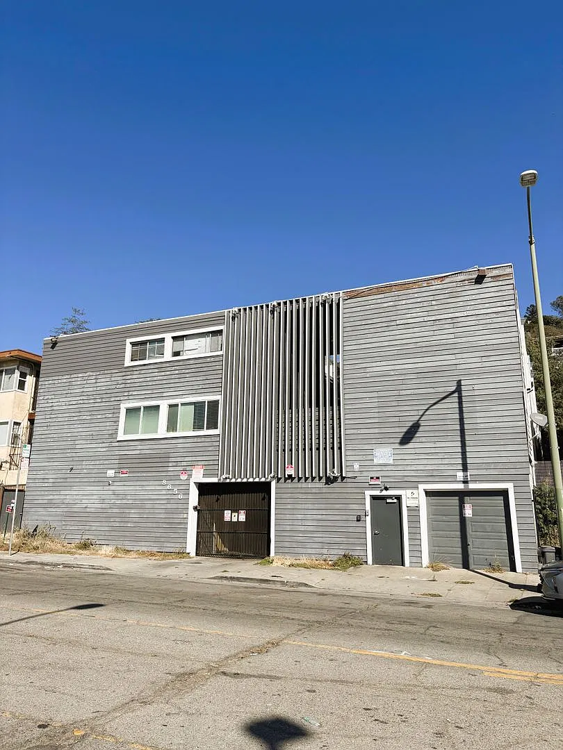8656 MacArthur Blvd — Photo 1