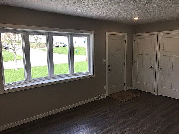 Living room w/new floor