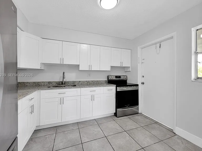 510 SE 12th Ct #6 — Photo 16