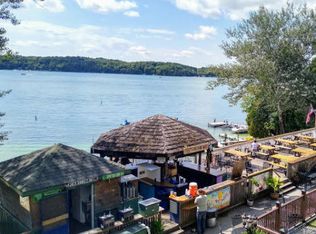 281 Victorian Village Dr APT 25, Elkhart Lake, WI