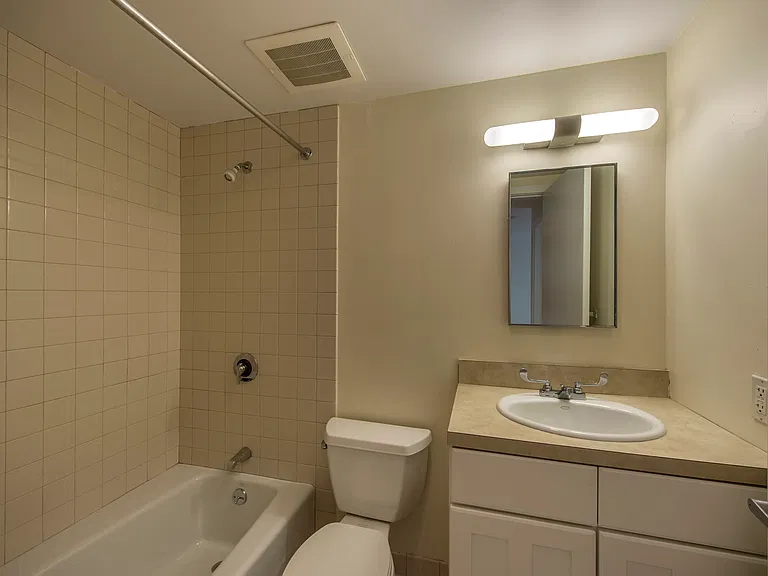 Boylston St, 40 — Photo 14