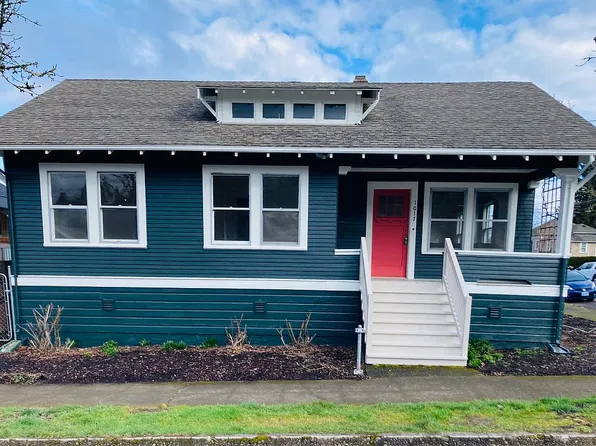 1017 6th St, Oregon City, OR 97045