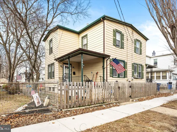 1011 4th St, Florence, NJ 08518