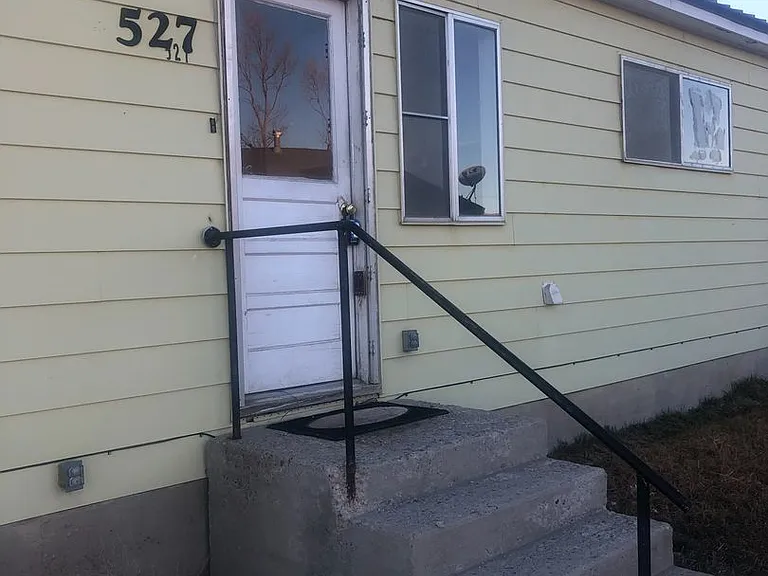 527 Jensen St — Photo 1