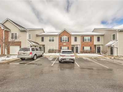 11631 Tomahawk Creek Pkwy APT D, Leawood, KS, 66211
