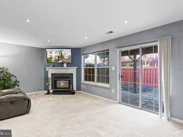 13138 Quail Creek Ln, Fairfax, VA 22033