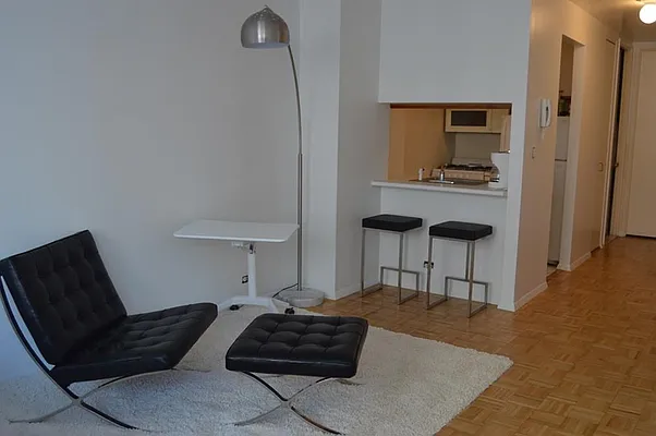 Rented by R New York | media 7