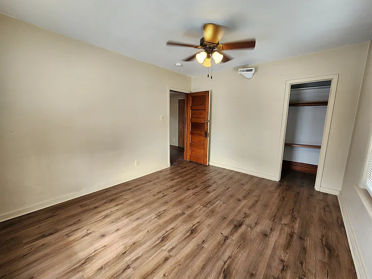 604 1/2 W Seerley Blvd — Photo 12