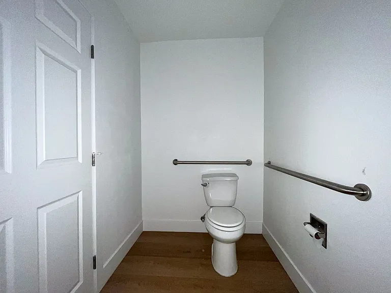 610 N Soto St — Photo 15
