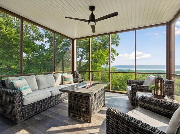 N1093 375th St, Maiden Rock, WI 54750
