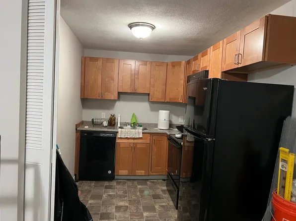 315 Revere St APT 17, Canton, MA 02021