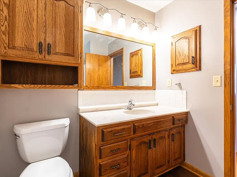 7221 Lexington Ave — Photo 15