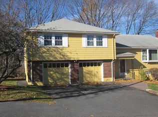 12 Sunset Dr, Swampscott, MA 01907