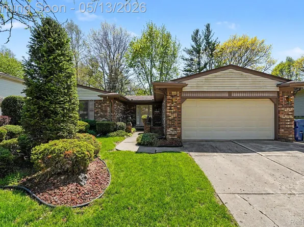 46869 Spinning Wheel Dr, Canton, MI 48187