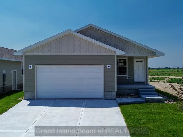 4325 Dawn St, Grand Island, NE 68803