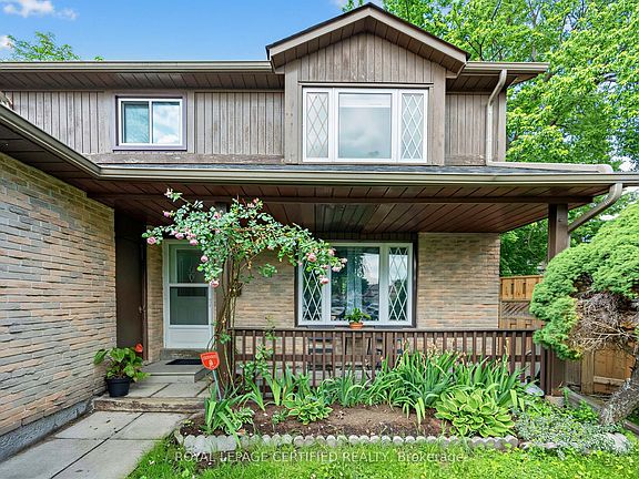 4th image of 22 Borden Hill Ct