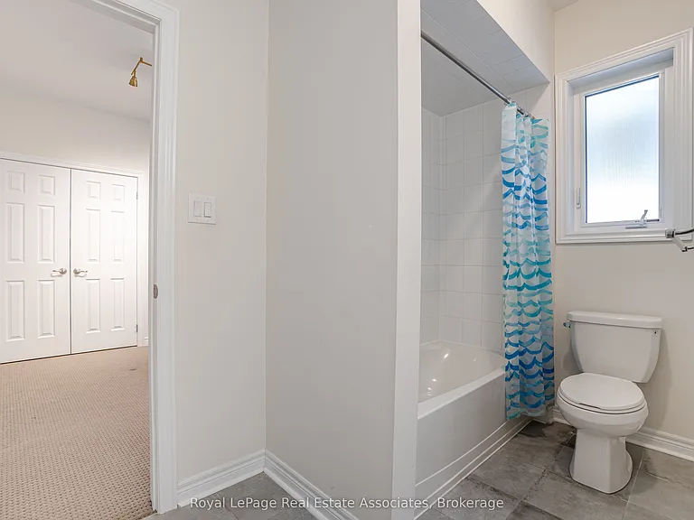 3172 Ernest Appelbe Blvd — Photo 24
