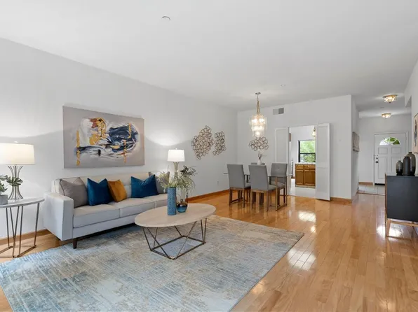 986 La Mesa Ter Unit B, Sunnyvale, CA 94086