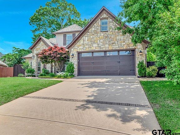 3rd image of 783 Hampton Hill Dr