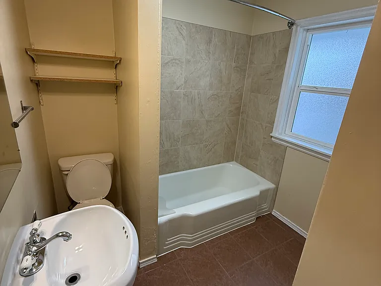 2618 W Fairview Ave #3 — Photo 10