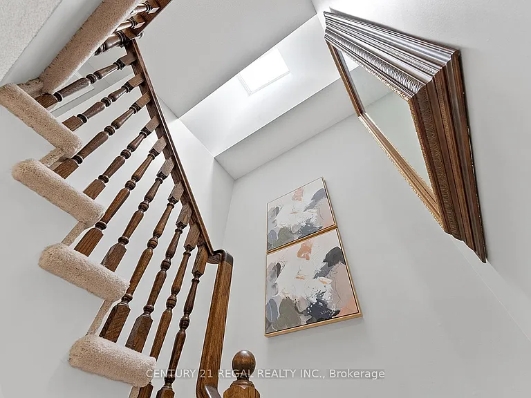 42 Ballymore Dr — Photo 32