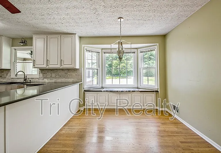 630 Hawthorne Pl — Photo 23