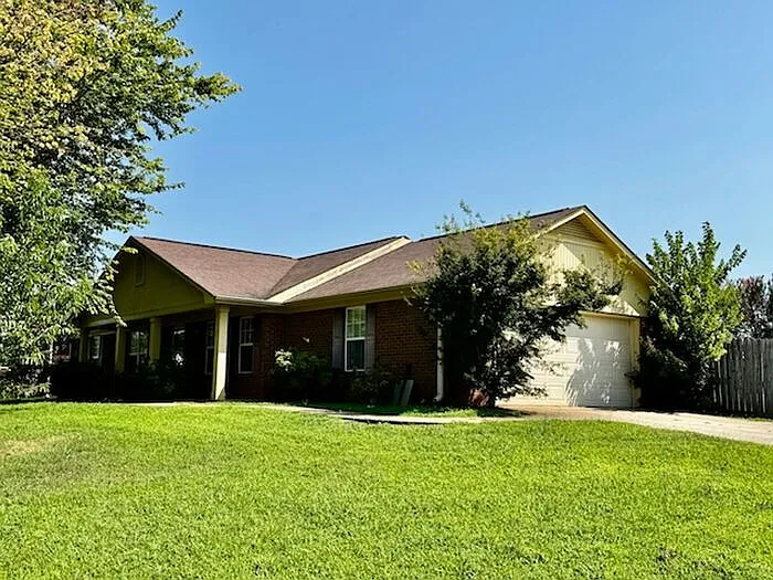 115 Country Charm Ln