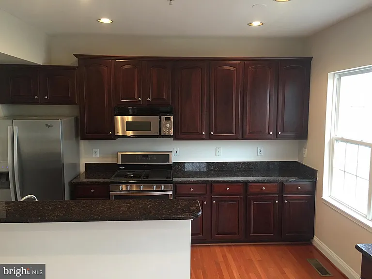 2122 Darcy Green Pl — Photo 6