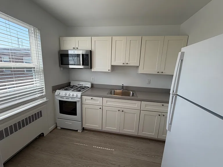 Premier Apartments — Photo 10