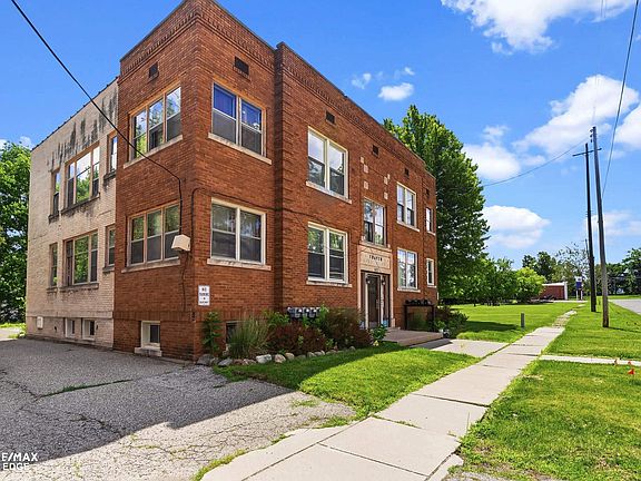 3rd image of 625 Thayer St